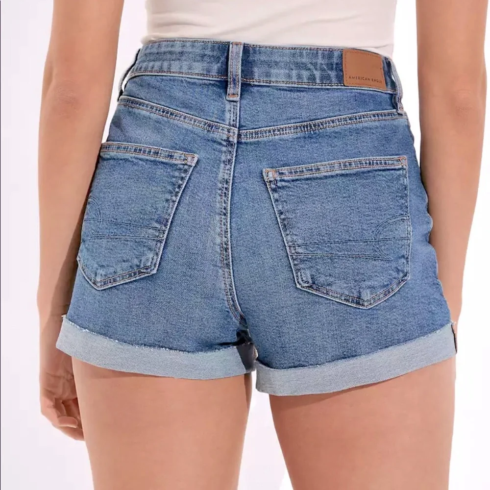 NWT American Eagle super high rise mom short stretch - Picture 2 of 6